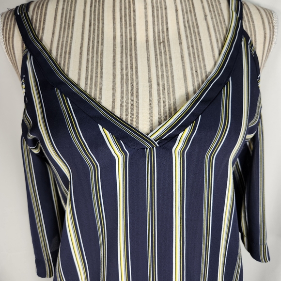 Sienna Sky Navy w/Yellow & White Stripes Short Sleeve Cold Shoulder Top Medium - Picture 3 of 9